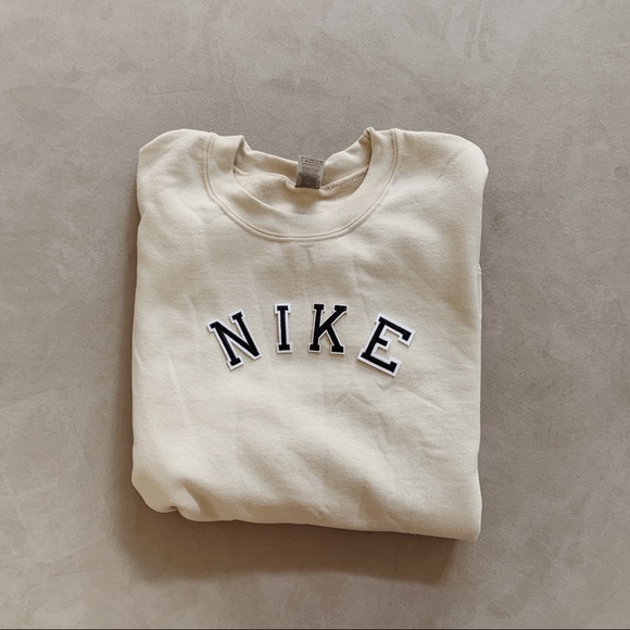 nike beige crewneck 🤍 - Picture 12 of 13